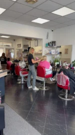Putting some style into Ipswich on a Monday Morning 💇🏼‍♀️💇🏻‍♂️

#francescohairsalon #ipswich #suffolk #hairdresser #hairdressing #barber #barbering #italian #suffolksalon #supportlocal @allaboutipswich